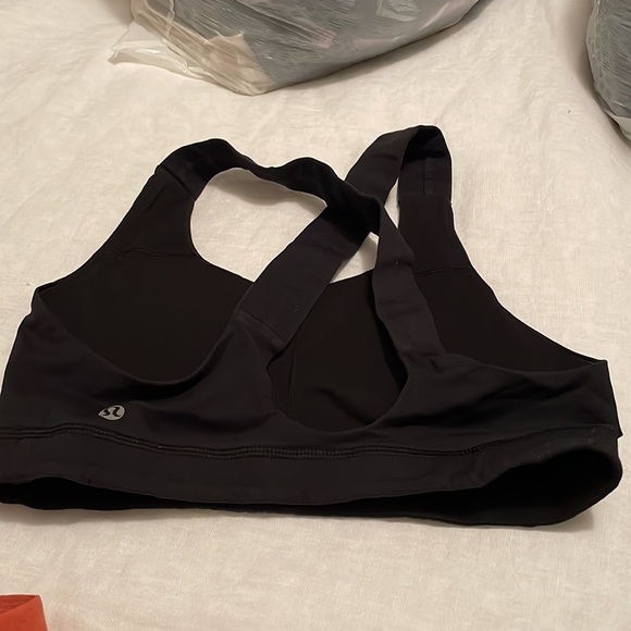 Lululemon Sports Bra size 6 - Picture 2 of 2